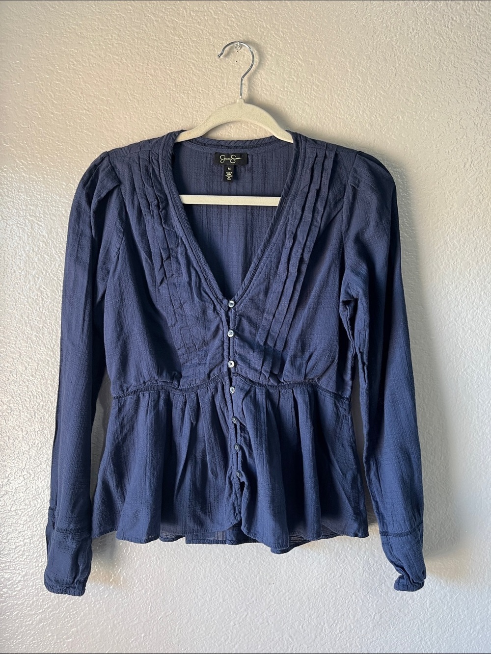 Jessica Simpson Navy Pintuck Peplum Blouse Buttons Sz M V Neck boho Chic TC0358